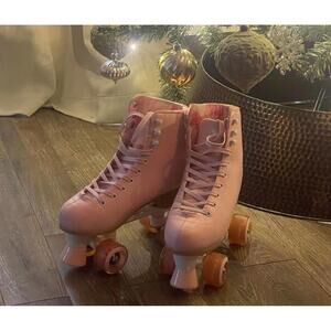 Prettyfly Women's Retro Quad Skates - Size 8 in Pink